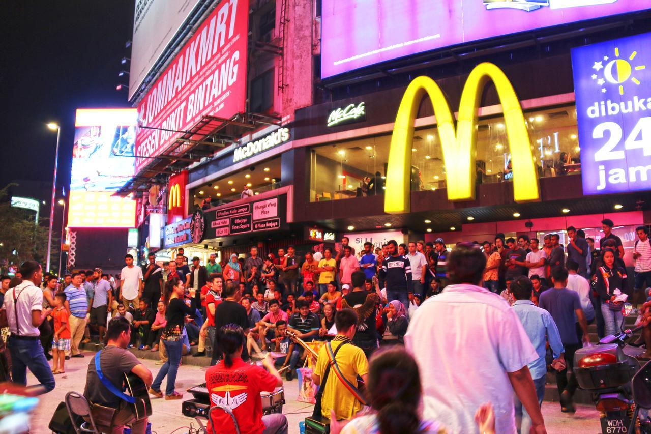 Klbackpacker.Com Vandrarhem Kuala Lumpur Exteriör bild